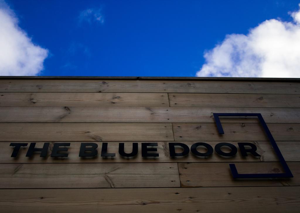 The Blue Door Acomodação com café da manhã New Quay Exterior foto